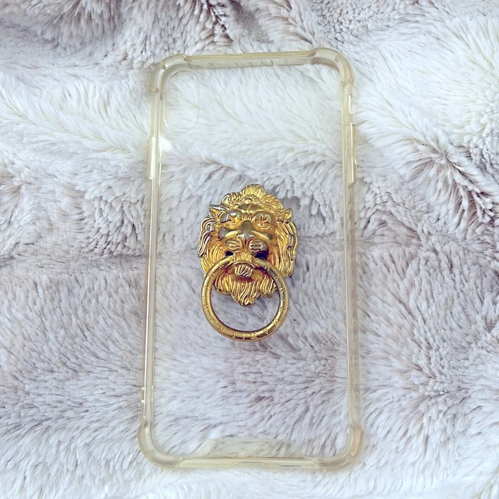 iPhone 7plus Clear Case with Lion Face phone Holder.